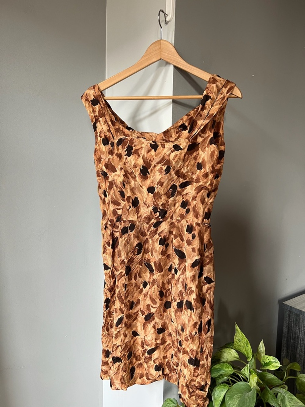 Vintage Sleeveless Feminine Brown abstract Print Women’s mini mod Dress